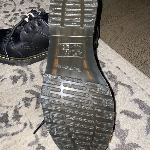 NWTs Dr Martens Bow Oxford Women’s Size 8 - Picture 9 of 9